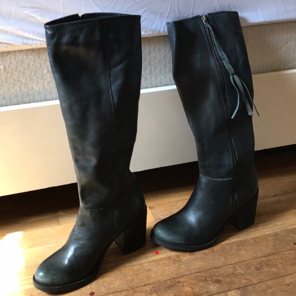 Calvin Klein boots - Picture 2 of 4